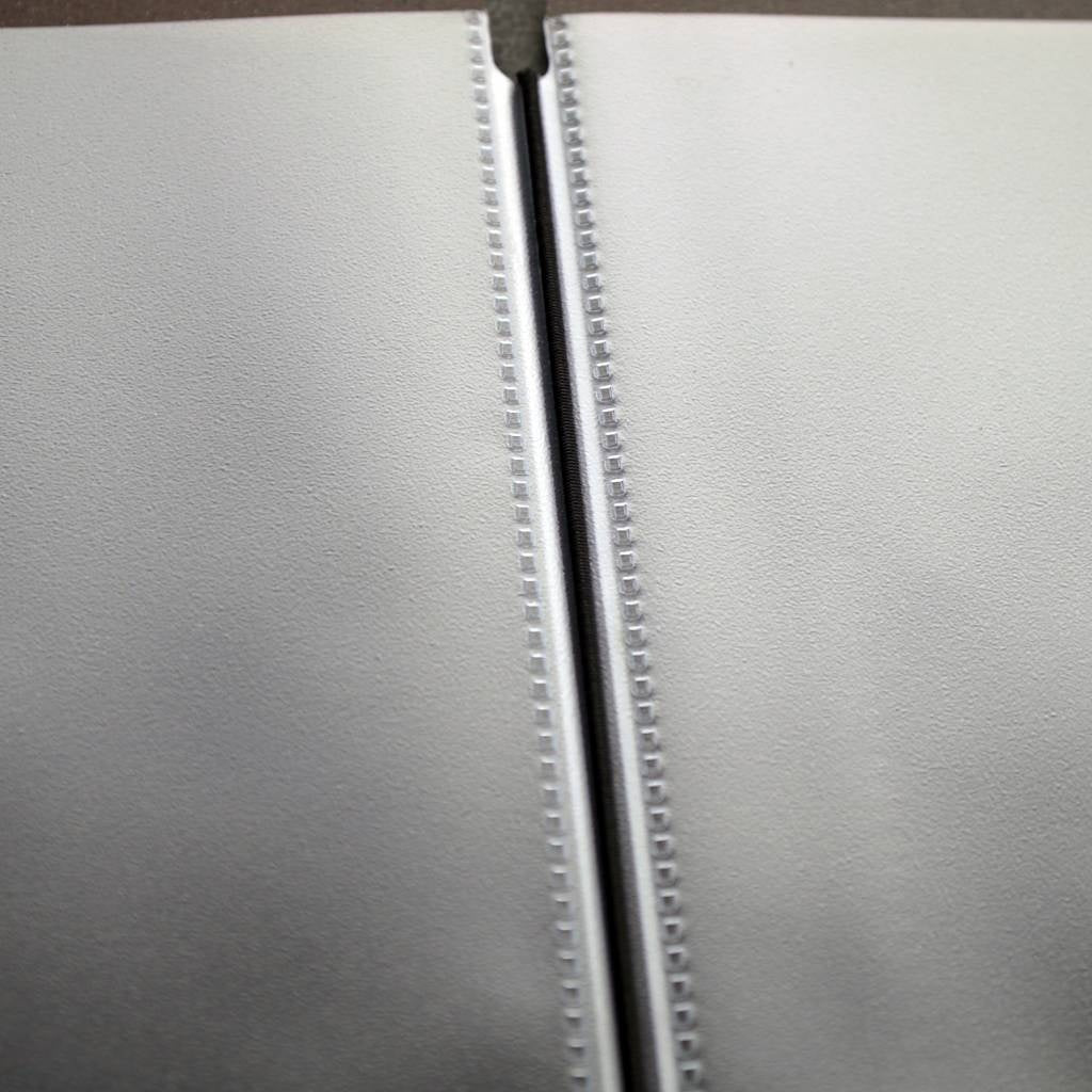 Doppelte Einstecktaschen für Menükarten mit Gummizug